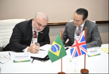Petrobras e Shell assinam memorando de entendimentos para identificar novos negócios no upstream, oportunidades de descarbonização e iniciativas socioambientais