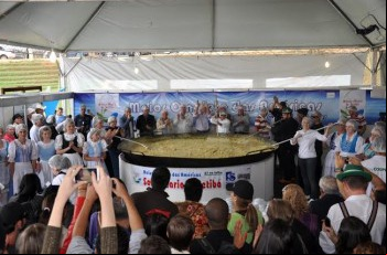 Santa Maria de Jetibá faz a Maior Omelete das Américas